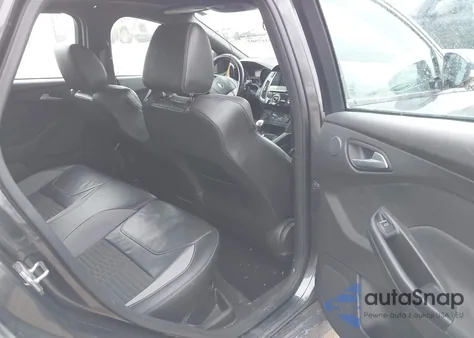 2017 Ford Focus St z USA, uszkodzony, nr VIN 1FADP3L90HL220943